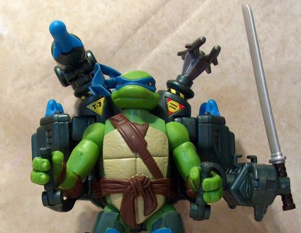 Leonardo with weapons