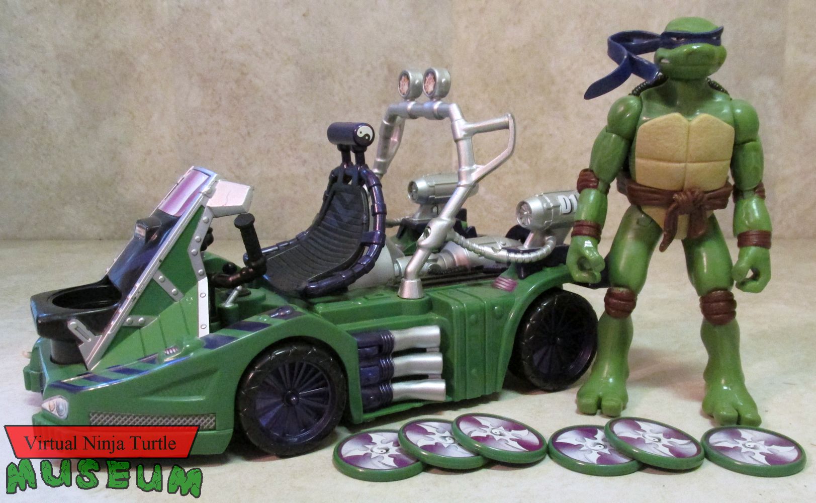Donatello with vehicle and accessories