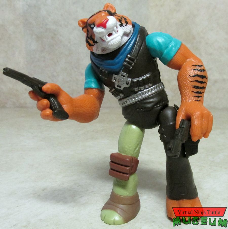 Mix & Match Tiger Claw with accessories