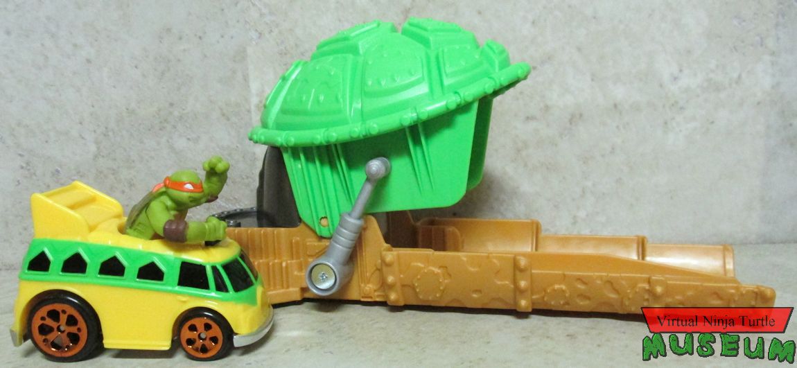 T-Machines Shell Launcher & Exclusive Mikey in Party Wagon