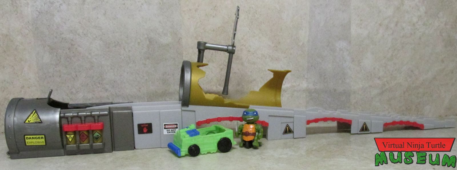 T-Sprints Sewer Duel Playset