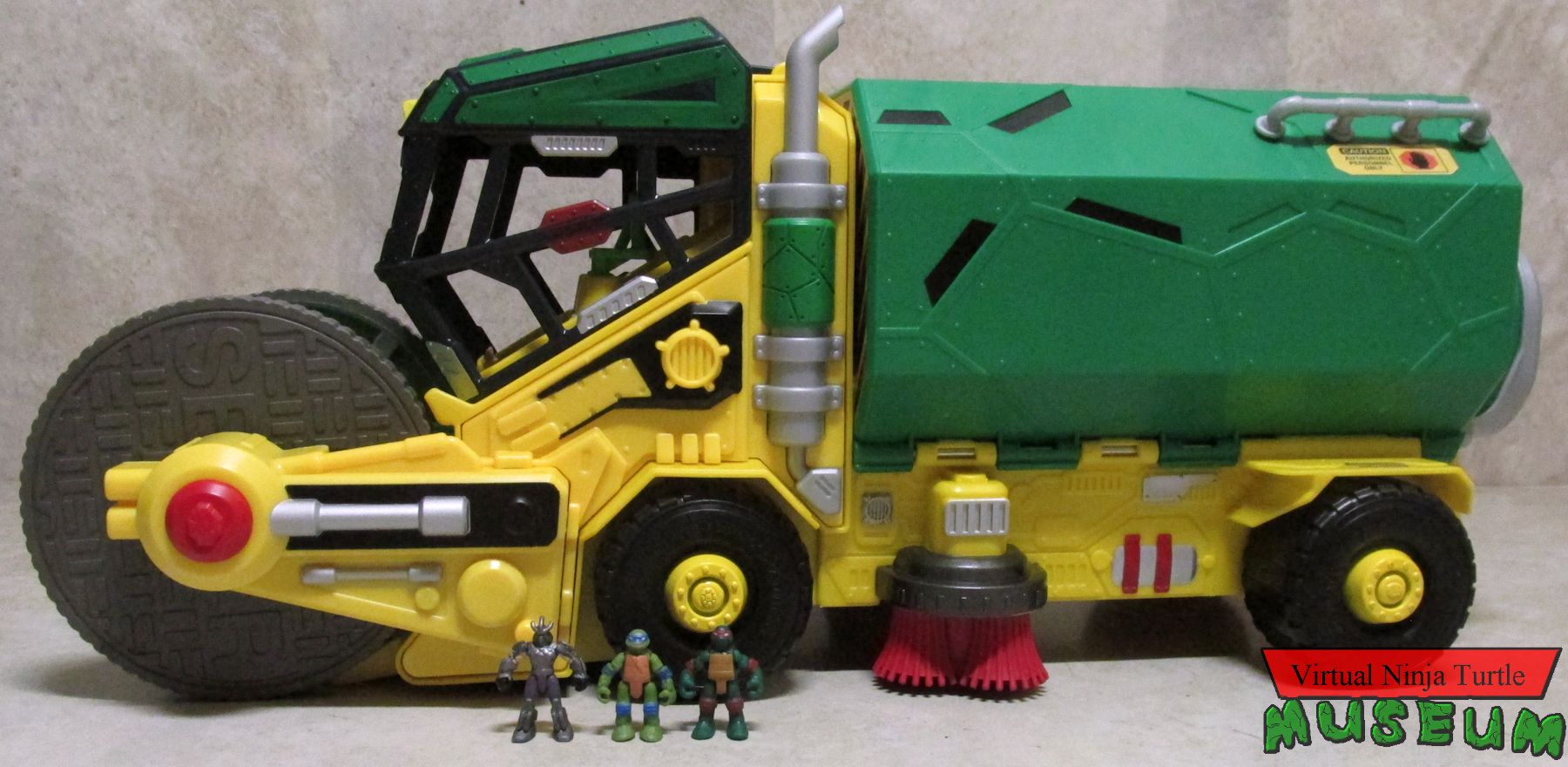 Sweeper Ops Vehicle and figures