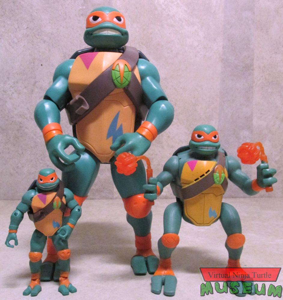 Giant Michelangelo with deluxe and basic Michelangelo