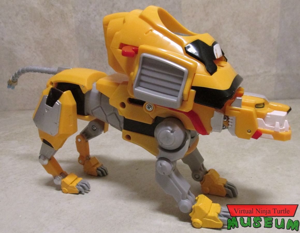 Modern Yellow Lion with launcher mounted