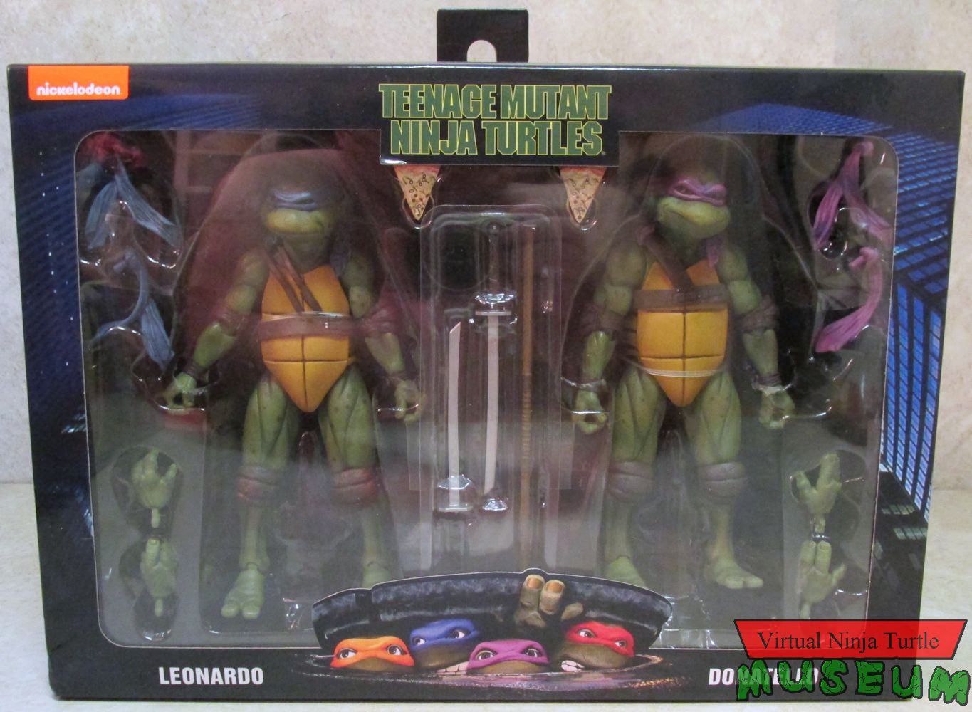 NECA TEENAGE MUTANT NINJA TURTLES 1990 MOVIE LEONARDO 6.5 ACTION FIGURE