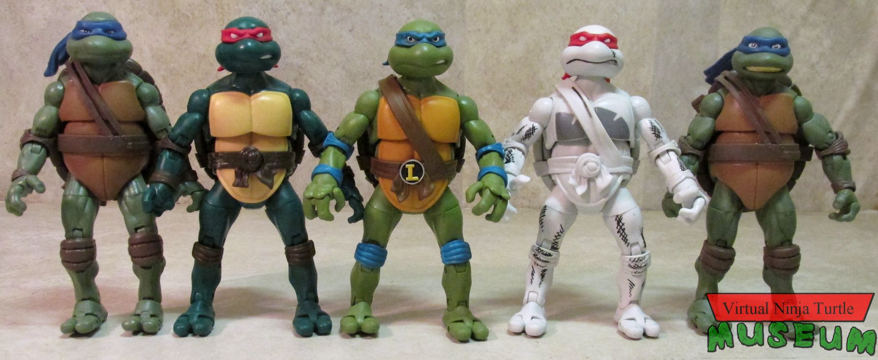 Playmates Teenage Mutant Ninja Turtles Ninja Elite Turtles and B&W 4 Pack  Review
